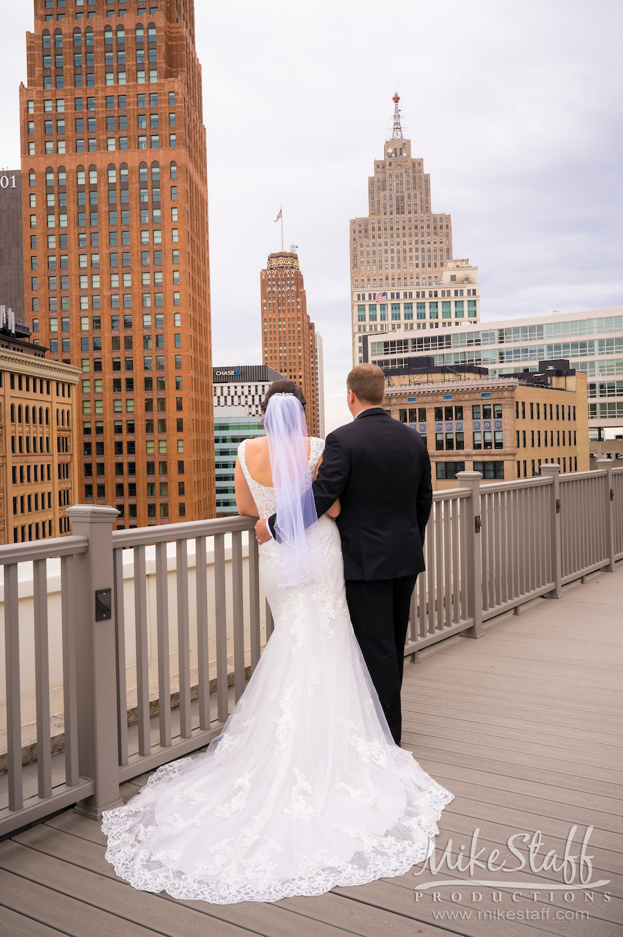 Amanda Andrew Wedding detroit skyline - Mike Staff Productions Amanda and Andrew's Wedding at Atheneum Suite Hotel