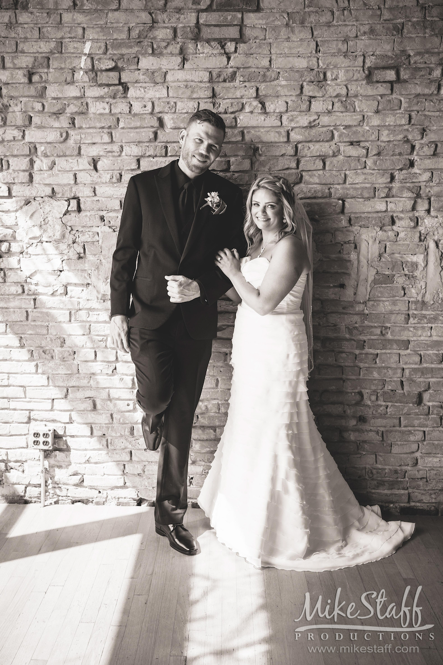 bride and groom photo at crofoot - Mike Staff Productions bride and groom photo at crofoot