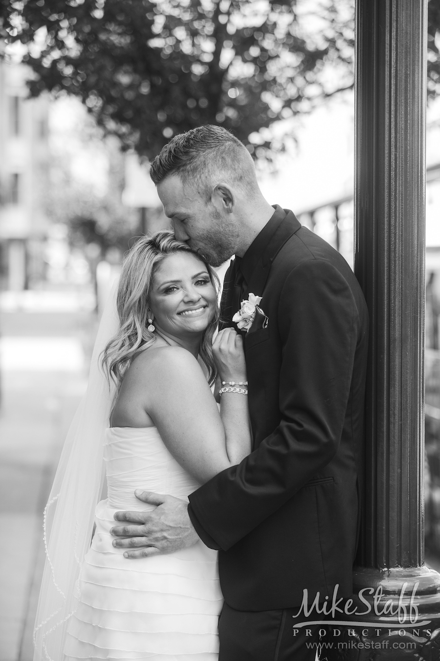 bride and groom portrait in pontiac - Mike Staff Productions bride and groom portrait in pontiac