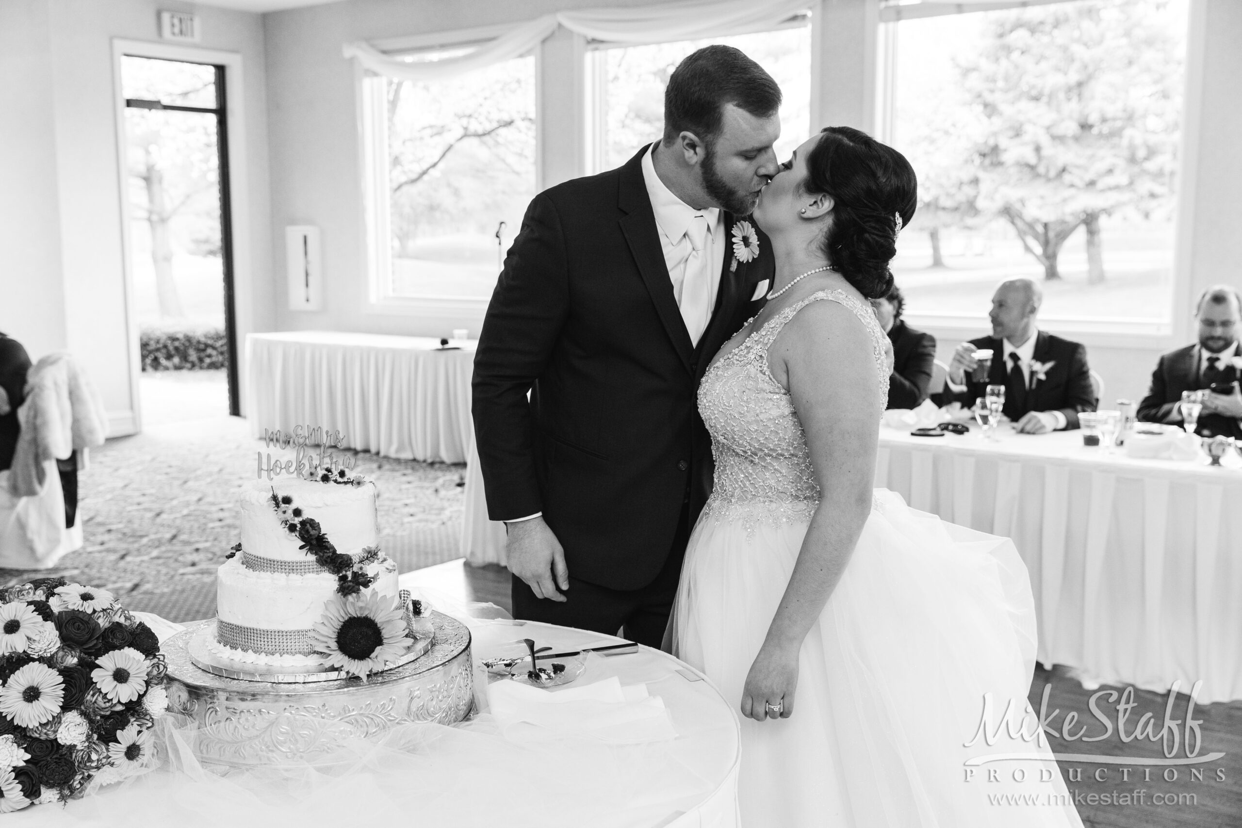 kissing at reception - Mike Staff Productions kissing at reception