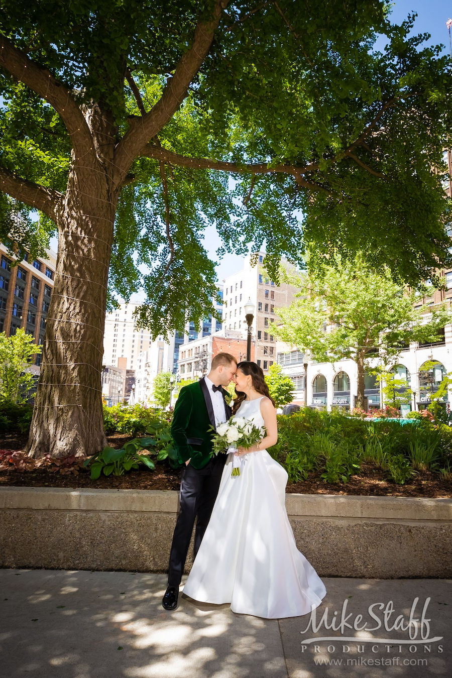 mikestaff-10 - Mike Staff Productions bride and groom downtown detroit