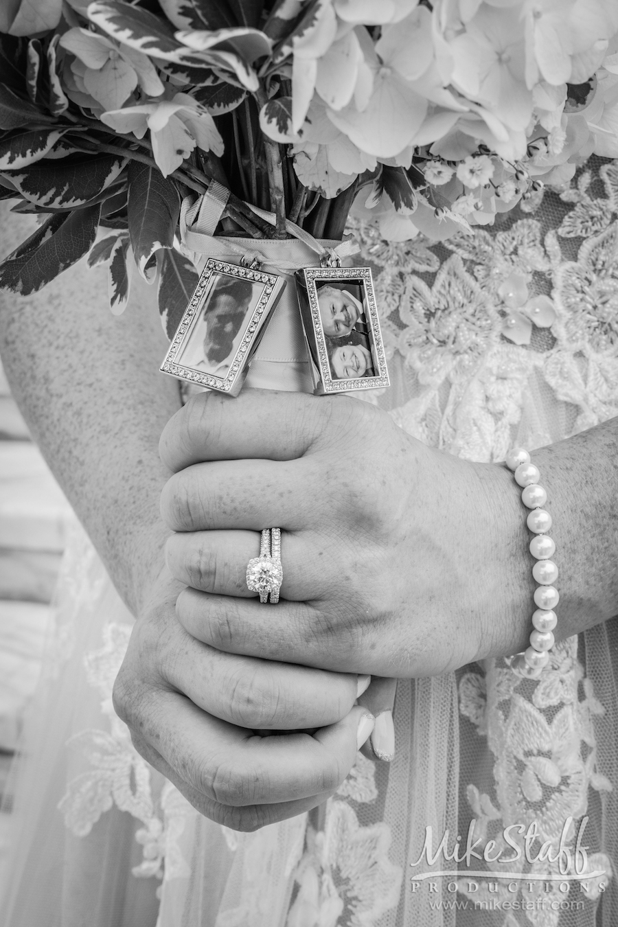 mikestaff-15 - Mike Staff Productions brides bouquet