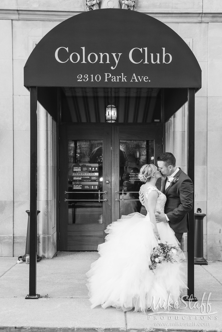 mikestaff-12 - Mike Staff Productions wedding photos outside colony club
