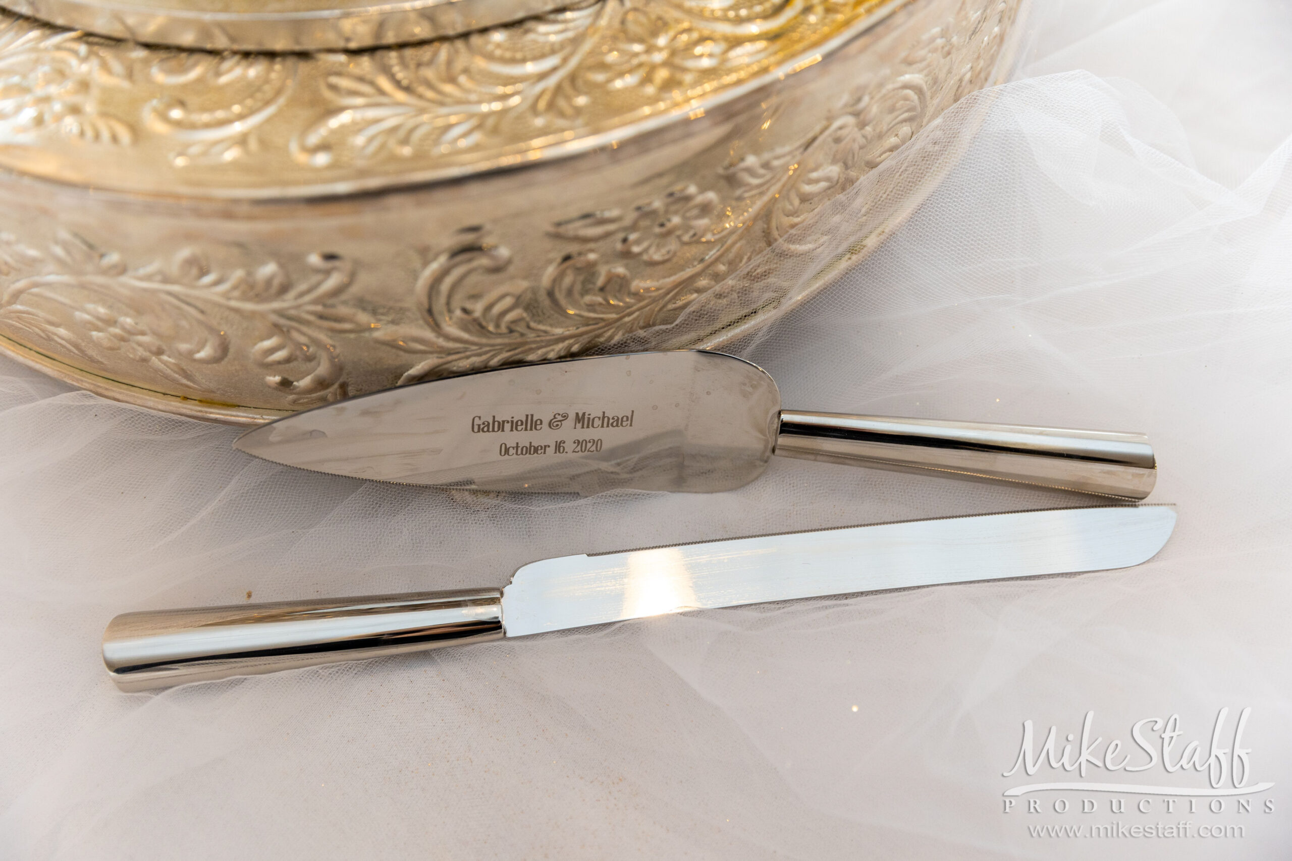 wedding cake knives - Mike Staff Productions wedding cake knives